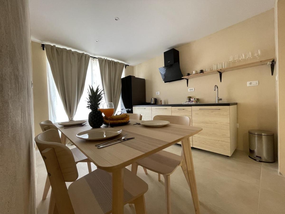 Cozy Apartment Matijas With Private Parking And Terrace Split Bagian luar foto
