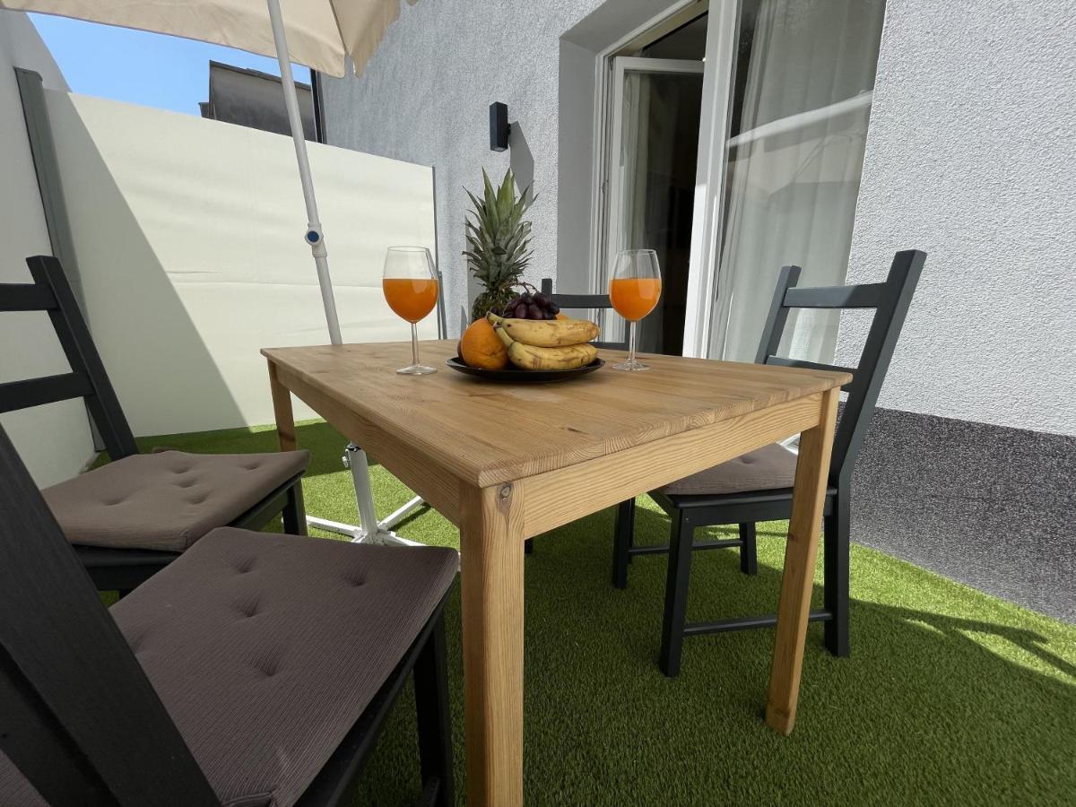 Cozy Apartment Matijas With Private Parking And Terrace Split Bagian luar foto